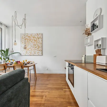 Bnbnova - Le Louvre & De Apartment *